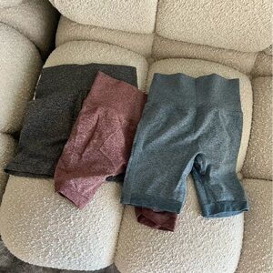 Set of 3 🍑 Highlighting Workout Shorts - Gray, Maroon, and Blue